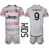 Juventus Dusan Vlahovic #9 Bortedraktsett Barn 2023-24 Kortermet (+ Korte bukser)